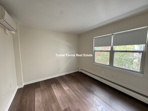 693 Parker St, Unit C in Boston, MA - Building Photo - Building Photo