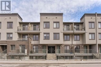 350 Fisher Mills Rd in Cambridge, ON - Building Photo - Building Photo