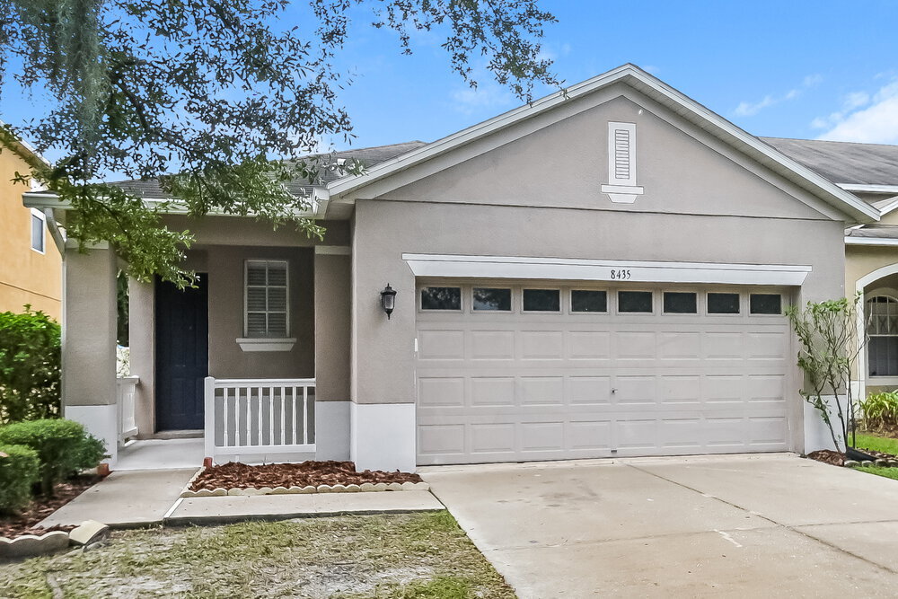 8435 Deer Chase Dr in Riverview, FL - Building Photo