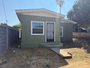 3217 Diaz St in Laredo, TX - Building Photo - Building Photo