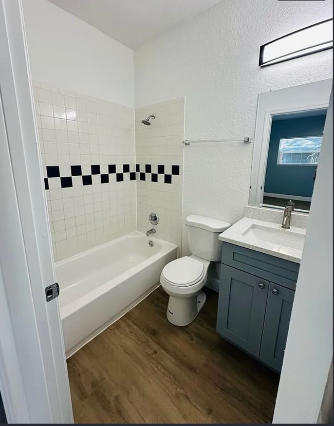 2139 W St John St in Tampa, FL - Building Photo - Building Photo