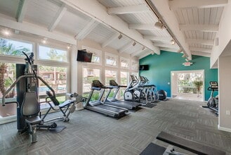 Pathways at Bixby Village in Long Beach, CA - Foto de edificio - Building Photo