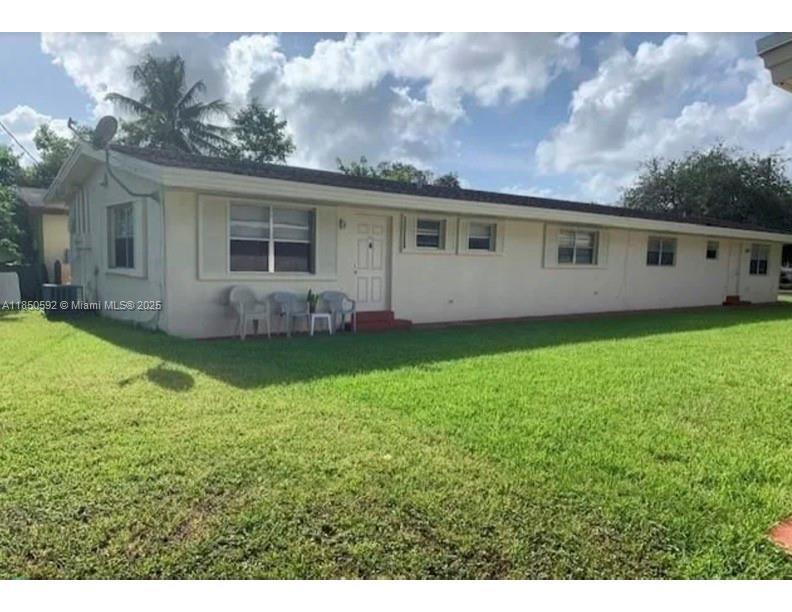 5718 Lincoln St in Hollywood, FL - Building Photo