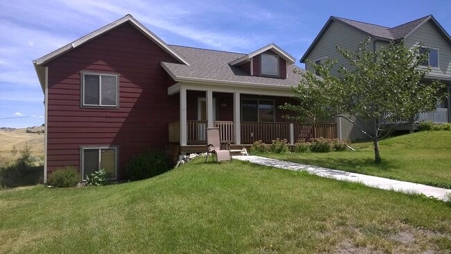 property at 826 N 12th St