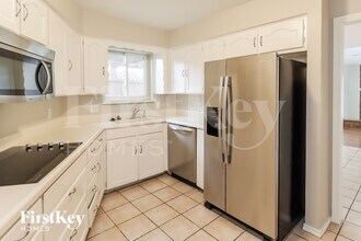 1105 Carrington Ct in Irving, TX - Foto de edificio - Building Photo