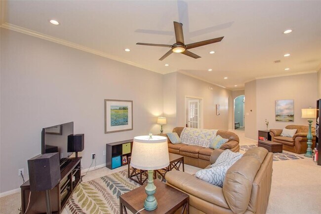 15950 Cottage Ivy Cir