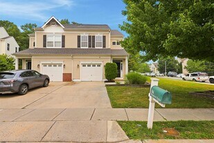 64 Meadow Cir in Hamilton, NJ - Building Photo