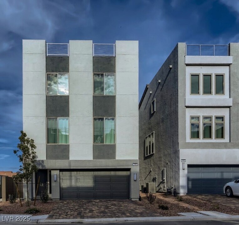 7966 Mountain Lilac St in Las Vegas, NV - Building Photo