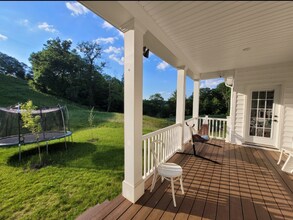 124 Pinevalley Dr in Pittsburgh, PA - Building Photo - Building Photo