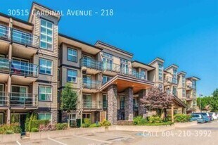 30515 Cardinal Ave in Abbotsford, BC - Building Photo