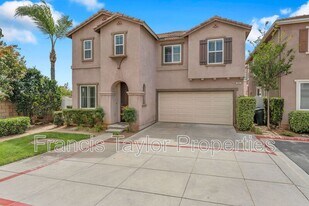 401 Whitby Gn in Escondido, CA - Building Photo