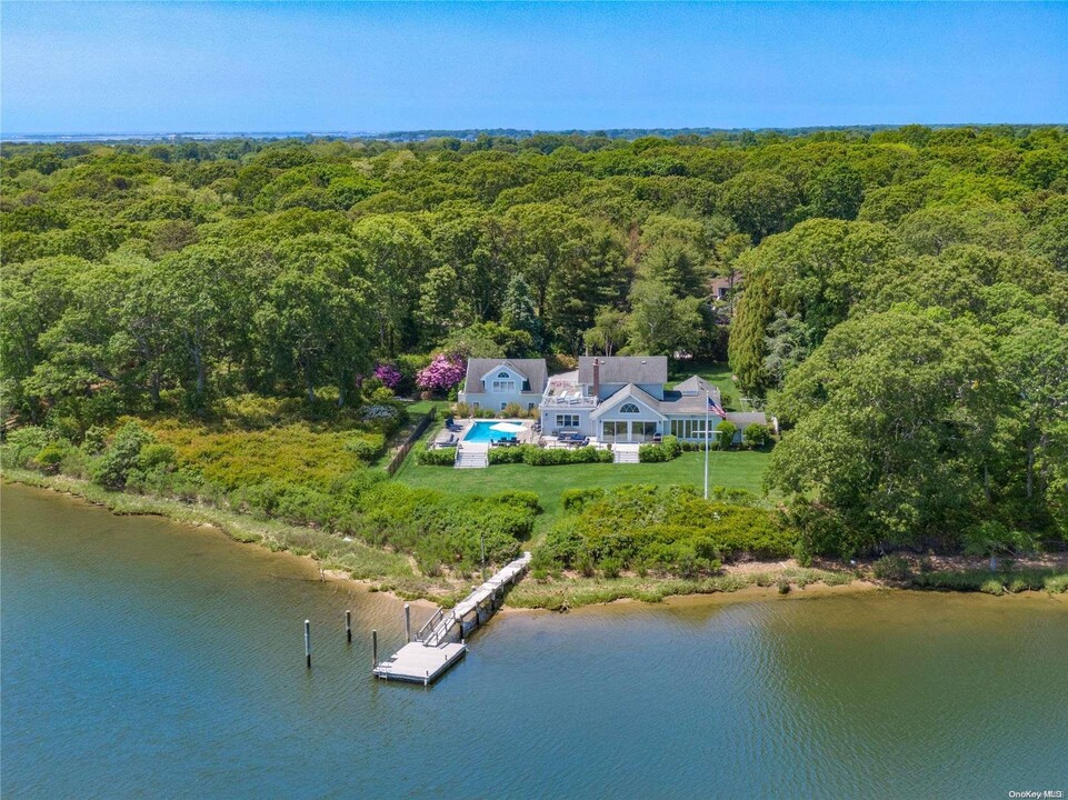 50 Inlet View Path in East Moriches, NY - Foto de edificio