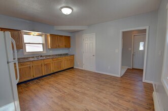123 3rd St in Silvis, IL - Building Photo - Building Photo
