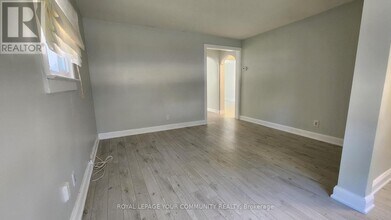 207 Olive Ave in Toronto, ON - Building Photo - Building Photo