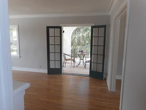 1404 N Holliston Ave in Pasadena, CA - Building Photo - Building Photo