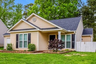 660 Rebecca Jane Dr in Mooresville, NC - Building Photo - Building Photo