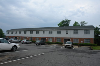 Oak Hill Square in Gastonia, NC - Building Photo - Building Photo