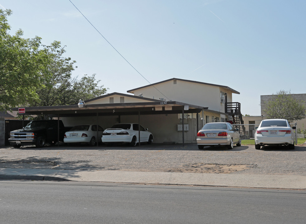 1112-1130 Jefferson Ave in Clovis, CA - Building Photo