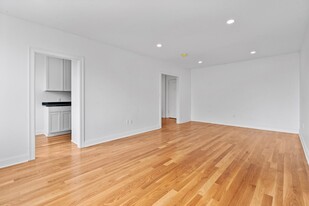 20 Follen St, Unit #1 in Cambridge, MA - Building Photo - Building Photo