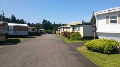 Lakeside Terrace Mobile Home Park in Spanaway, WA - Building Photo - Building Photo