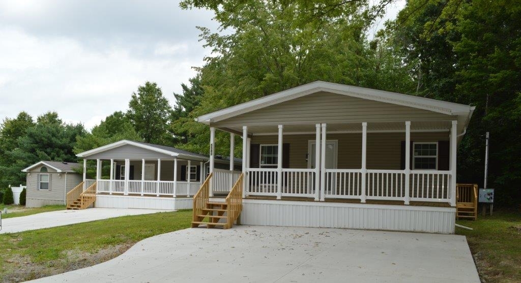 Summit Estates in Ravenna, OH - Building Photo