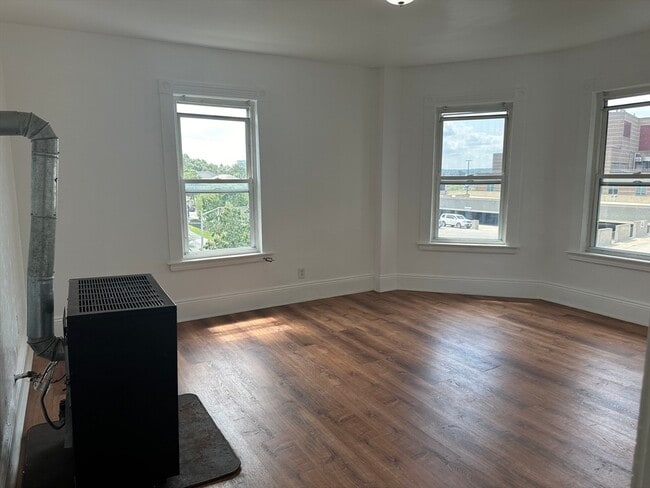 14 Hooper St in Worcester, MA - Building Photo - Building Photo