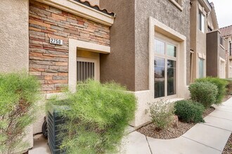 2750 Fountain Ridge Ln in Henderson, NV - Building Photo - Building Photo