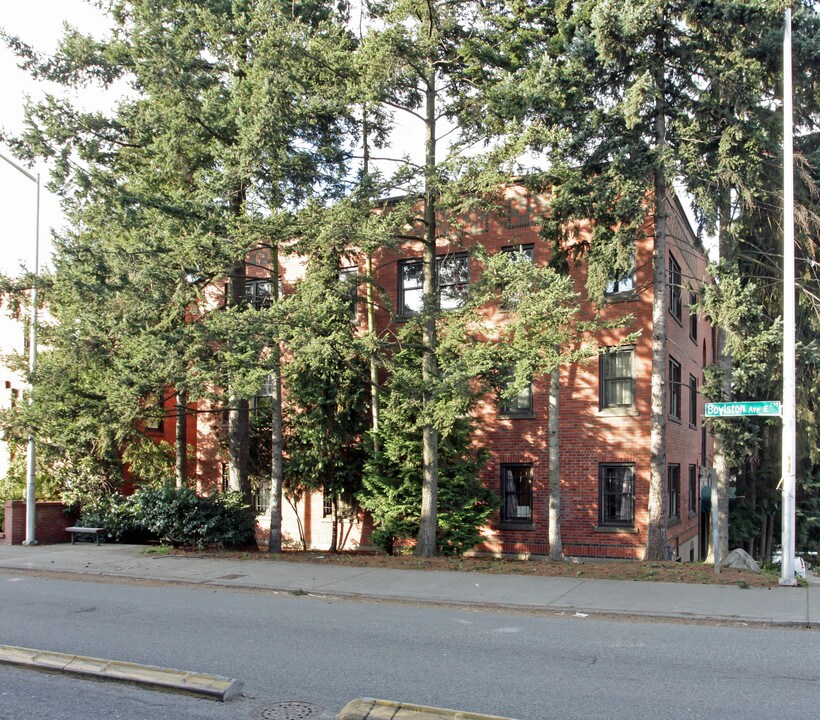 Amarose Apartments in Seattle, WA - Foto de edificio