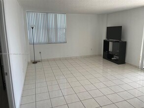 5838 Collins Ave, Unit 5H in Miami Beach, FL - Building Photo - Building Photo