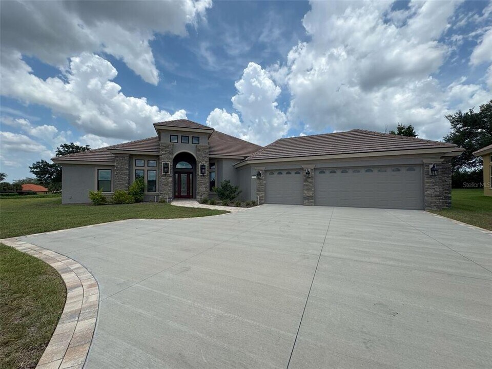 2136 N Buckmeadow Lp in Hernando, FL - Building Photo