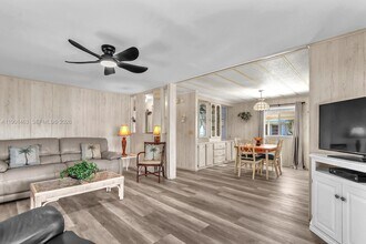 8191 SE Homestead Ave in Hobe Sound, FL - Building Photo - Building Photo