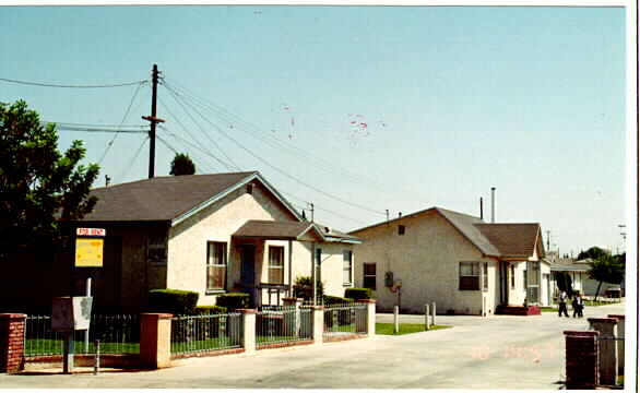 5132-5140 Santa Ana St in Cudahy, CA - Foto de edificio