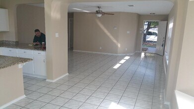 8006 Falcon Meadow Dr in Converse, TX - Building Photo - Building Photo