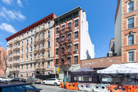 186 E 2nd St in New York, NY - Foto de edificio - Building Photo