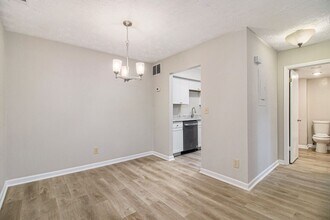 3782 Kensingwood Trace in Decatur, GA - Foto de edificio - Building Photo