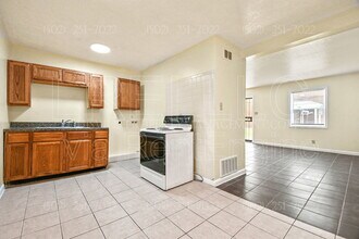 4301 Norene Ln in Louisville, KY - Building Photo - Building Photo