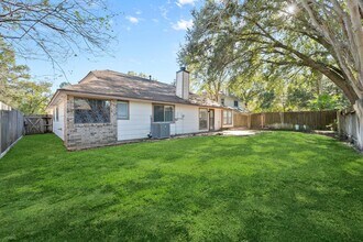 2835 Twin Knolls Dr in Humble, TX - Building Photo - Building Photo