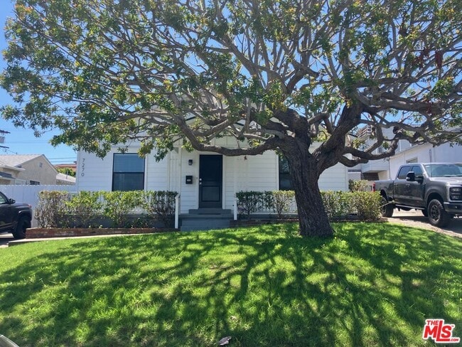 property at 7270 W 85th St
