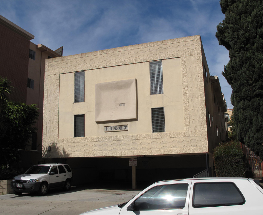 11667 Goshen Ave in Los Angeles, CA - Foto de edificio