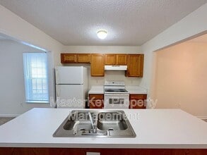 113 Cliffdale Rd in Holly Springs, NC - Building Photo - Building Photo