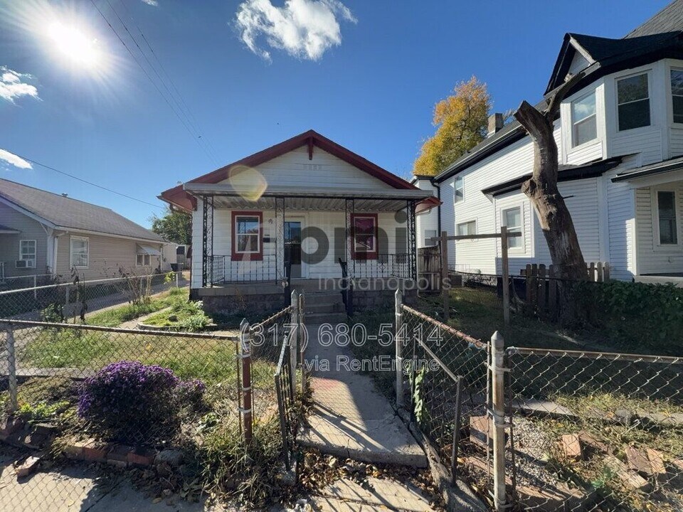 2031 Southeastern Ave in Indianapolis, IN - Building Photo