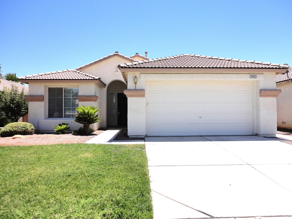 2803 Water Sport Ave in North Las Vegas, NV - Building Photo