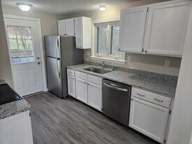 264 Richards Ave in Paxton, MA - Building Photo