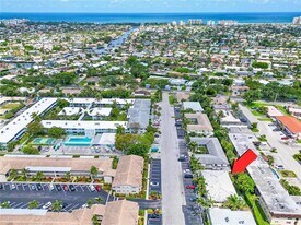 2120 NE 42nd Ct in Lighthouse Point, FL - Building Photo