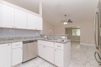 10402 Barnett Loop in Port Richey, FL - Building Photo - Building Photo