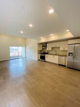 4464 Vista Del Monte Ave in Los Angeles, CA - Building Photo - Building Photo