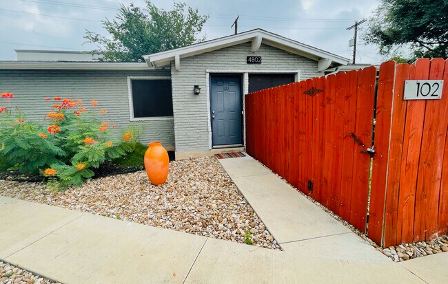 4802 W Wind Trl in Austin, TX - Building Photo - Building Photo