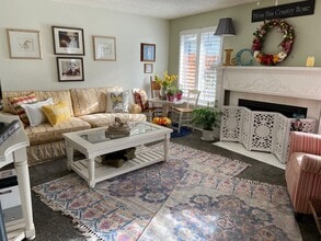 2945 SE Bluebird Dr in Hillsboro, OR - Foto de edificio - Building Photo