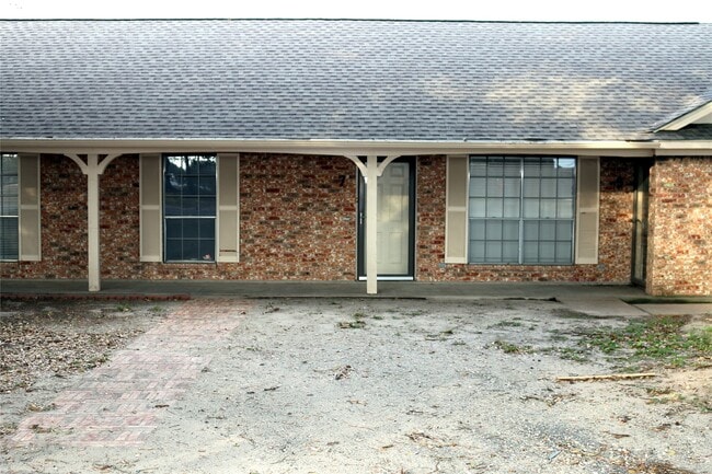 property at 7 Manning Ln