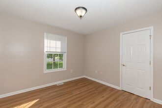 161 Knoll Dr in Martinsburg, WV - Building Photo - Building Photo